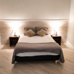 Estudio C adaptado para movilidad reducida en Estudios Los Arcos, apartamento turístico en Teruel